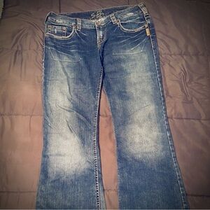 Silver Jeans Low Rise, Boot Cut, Button Flap Pockets Sz 33 Long